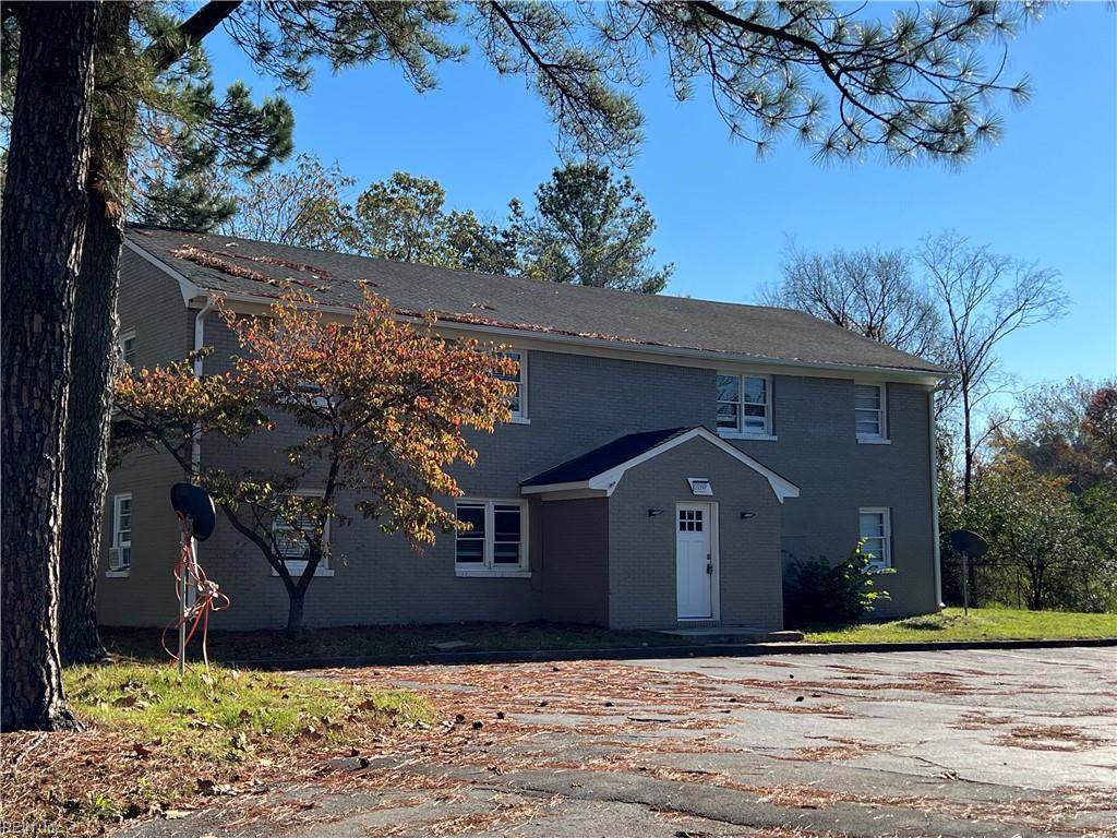 2129 Chesapeake Dr - Photo 1