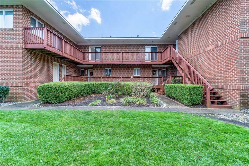 1269 Foursome Ln - Photo 1