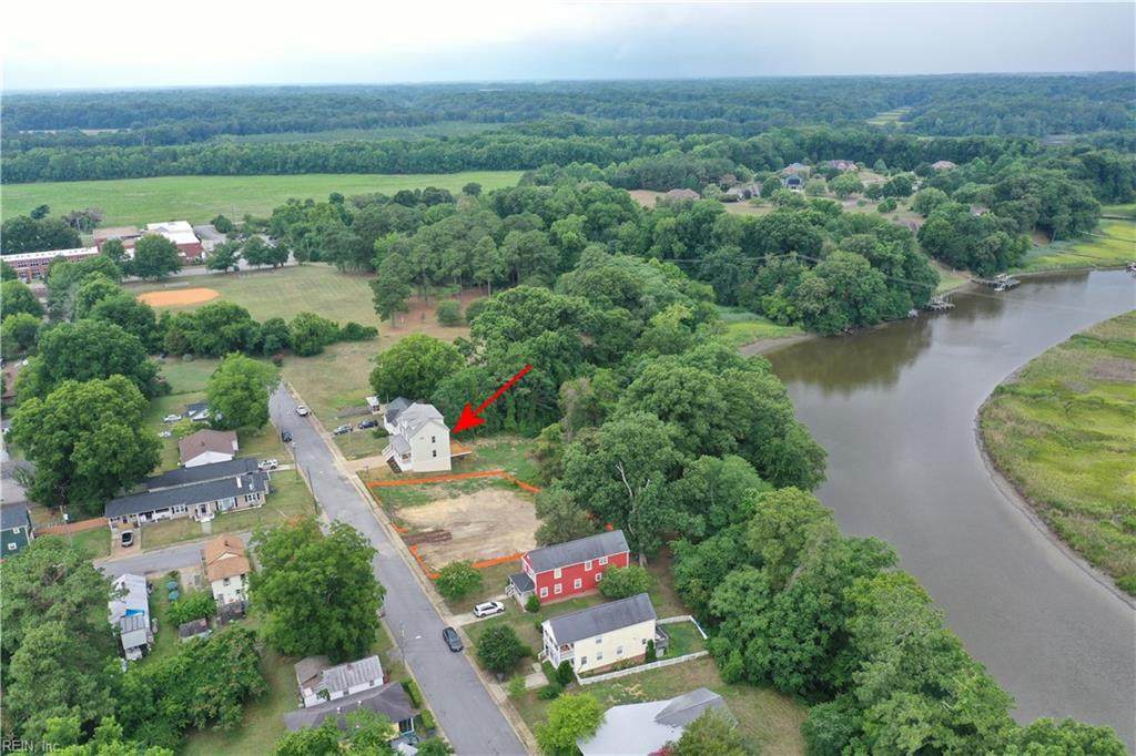 206 Riverview Ave - Photo 1