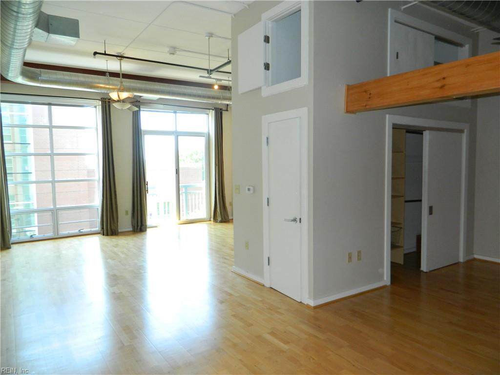 221 Market St - Photo 1