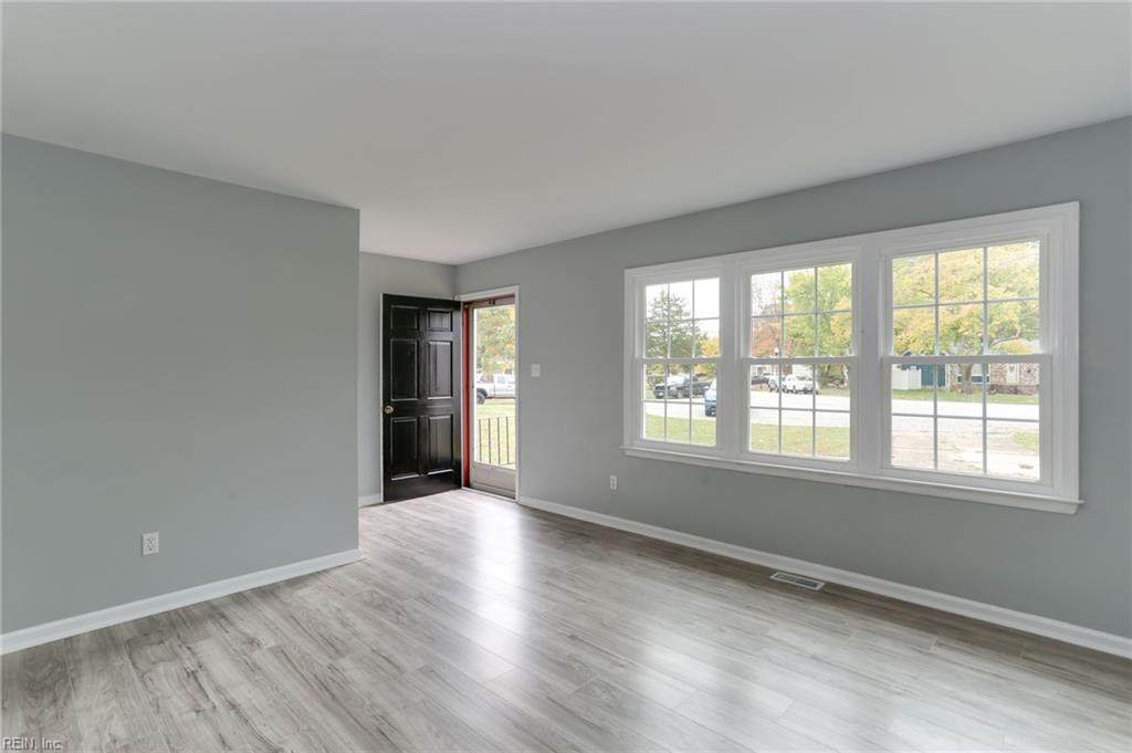 246 Mona Dr - Photo 1