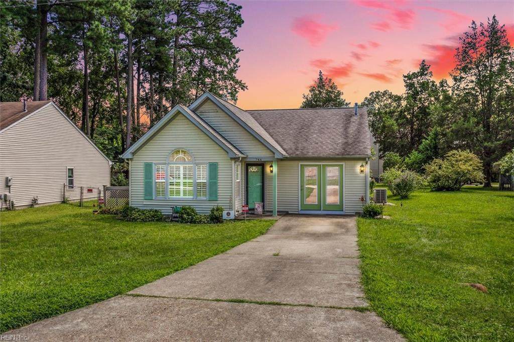 744 Old Fort Eustis Blvd - Photo 1