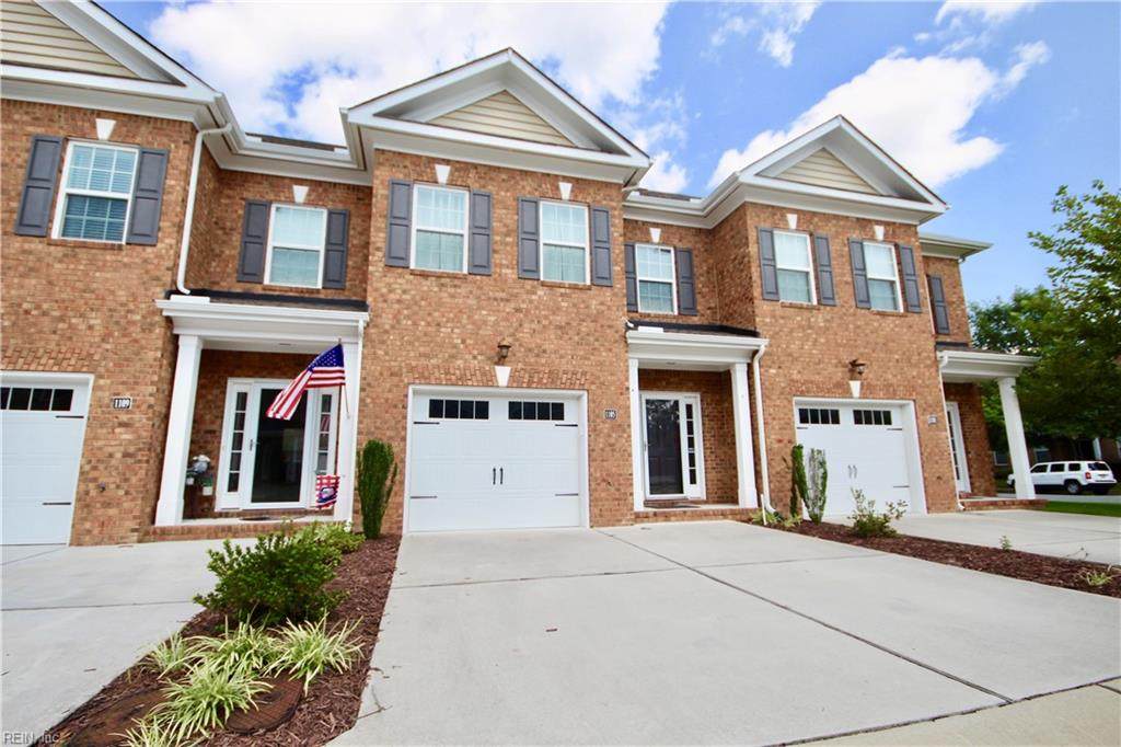 1105 Chatham Ln - Photo 1