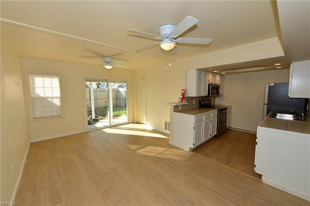 1327 Sierra Dr - Photo 1
