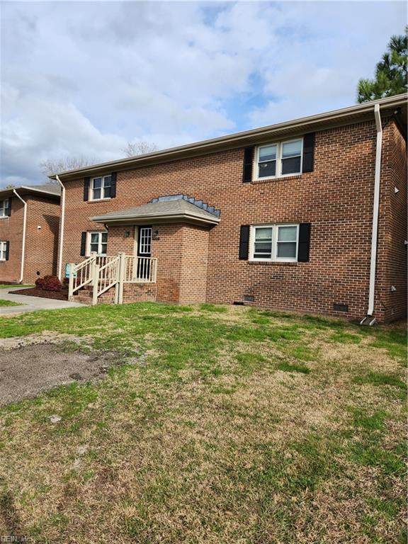 833 Bainbridge Blvd - Photo 1