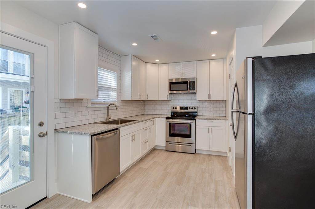 3744 Pendleton Ave - Photo 1