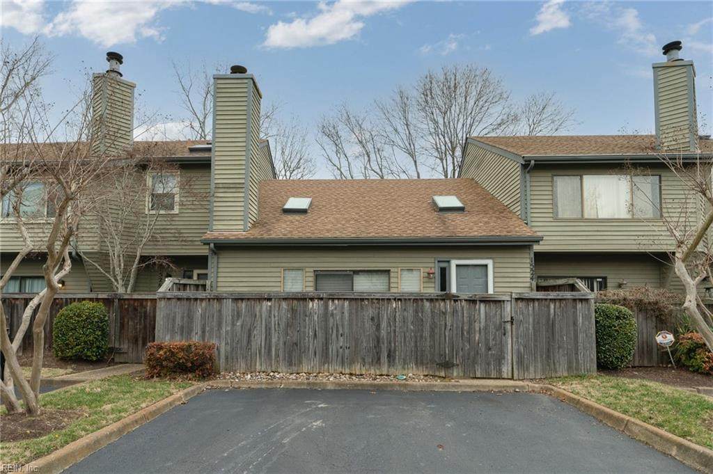 1524 Colonnade Dr - Photo 1