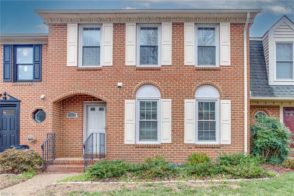 1033 Colonial Meadows Way - Photo 1