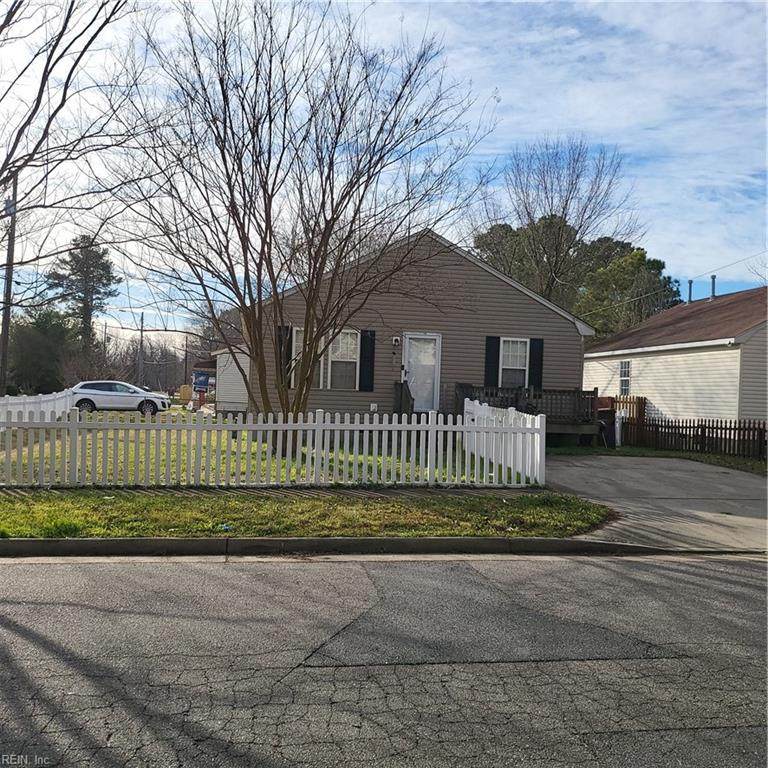 628 Post Ave - Photo 1