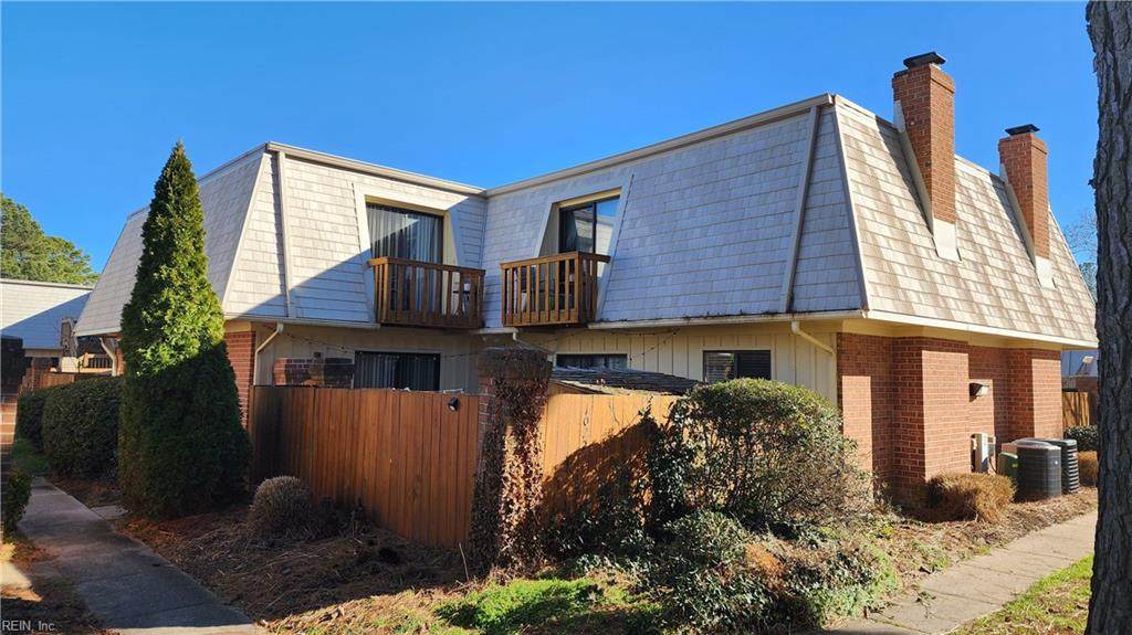 1022 Angler Ln - Photo 1