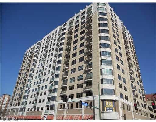 123 College Pl - Photo 1