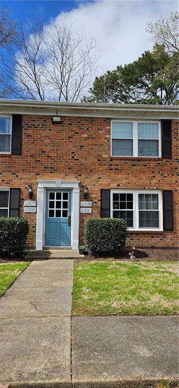 1009 Barclay Sq - Photo 1