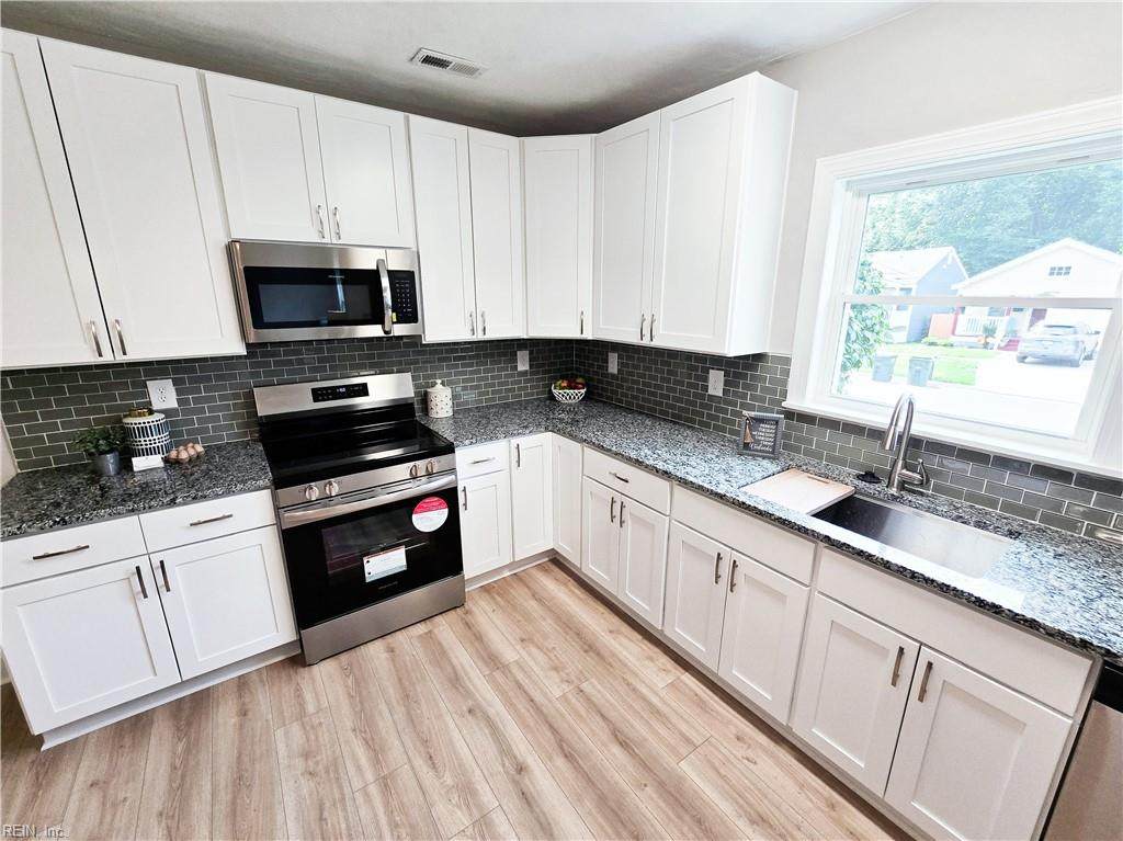 2100 Saint Denis Ave - Photo 1
