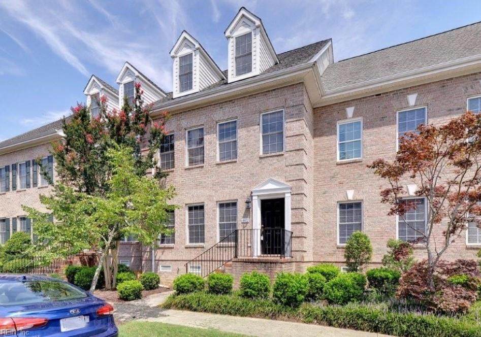 4602 Town Creek Dr - Photo 1