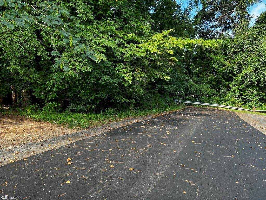 536 Burbank St - Photo 1