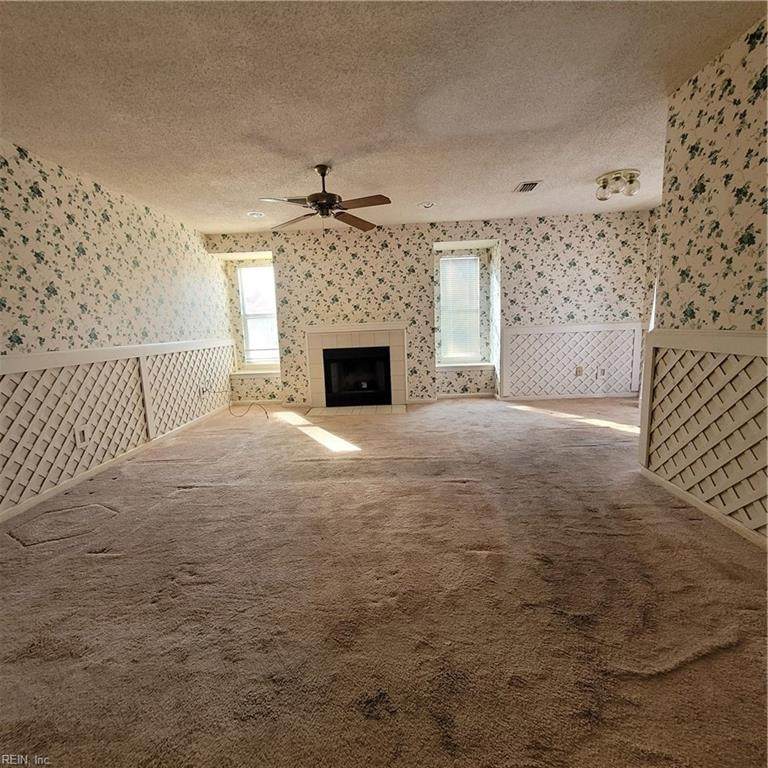 526 Pineland Cir - Photo 1