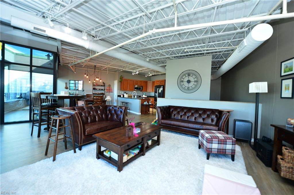 415 Saint Pauls Blvd - Photo 1