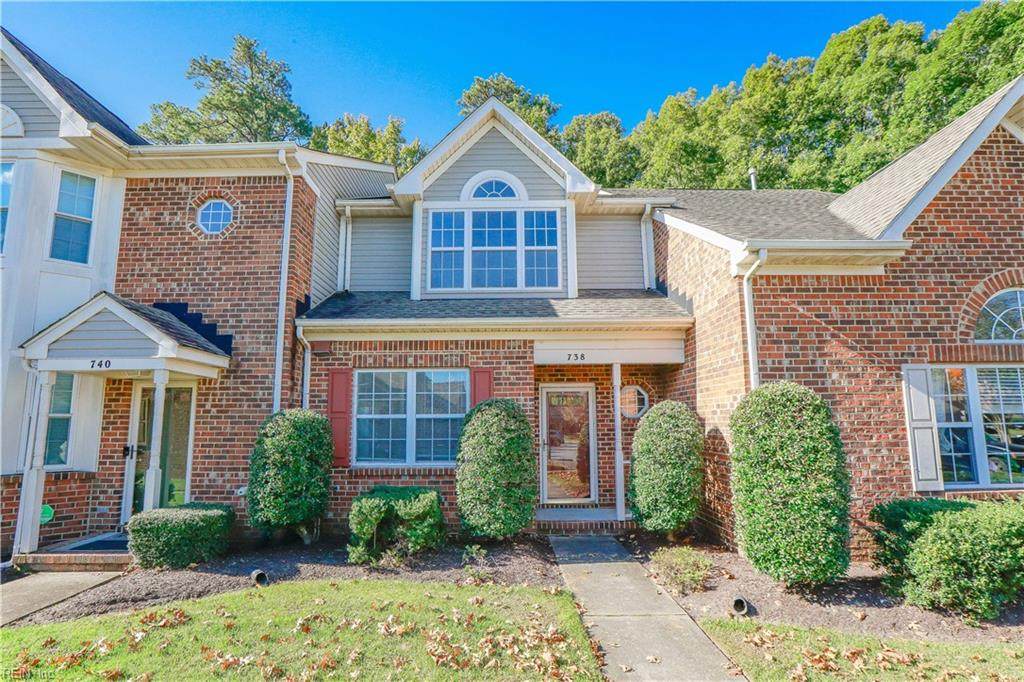 738 Lake Cir - Photo 1