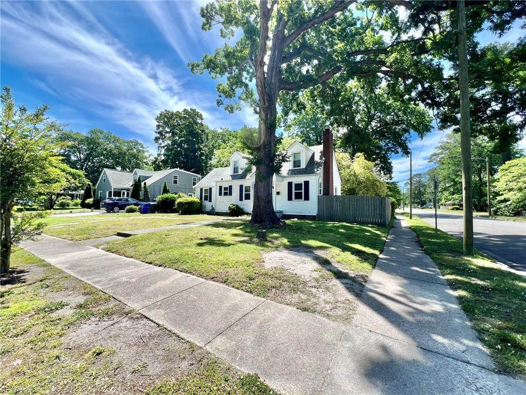 1201 Noble St - Photo 1