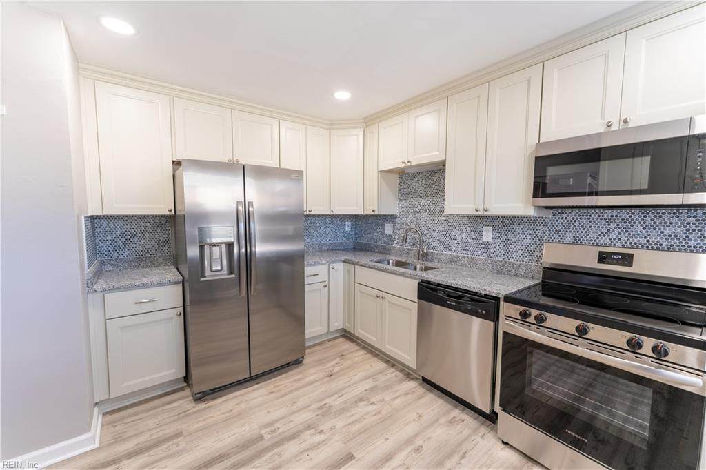 430 Peregrine St - Photo 1
