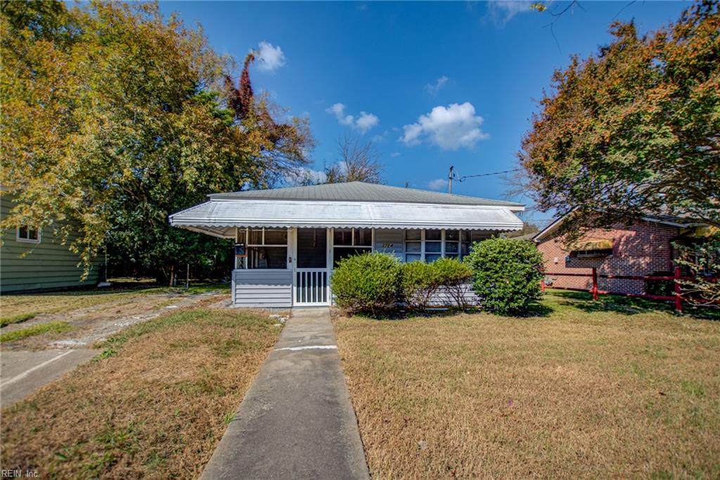 2724 Hickory St - Photo 1