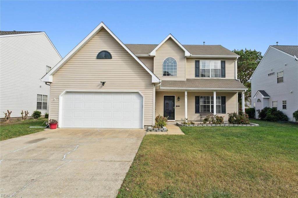 827 Holbrook Dr - Photo 1