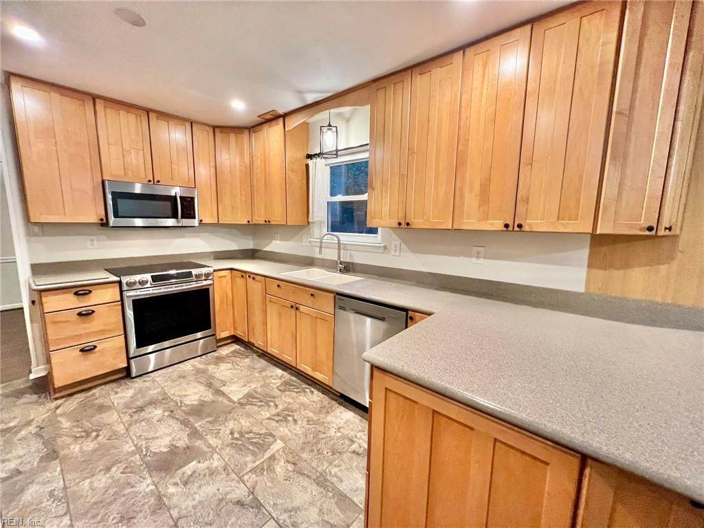 1700 Amethyst Cir - Photo 1