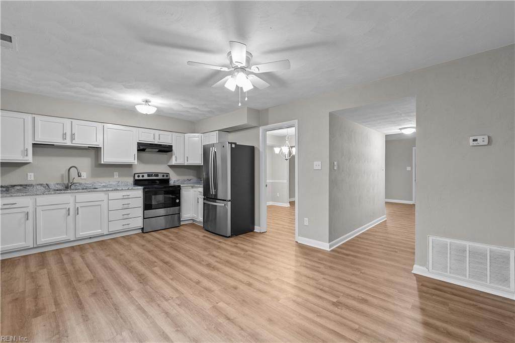 811 Grosvenor Ct - Photo 1