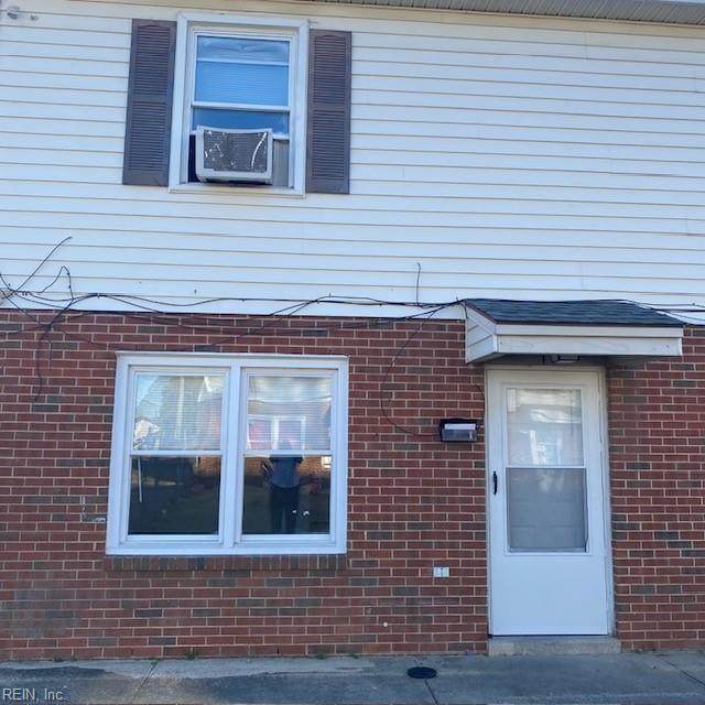 303 Spruce St - Photo 1