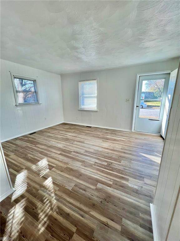 644 Gladstone Rd - Photo 1