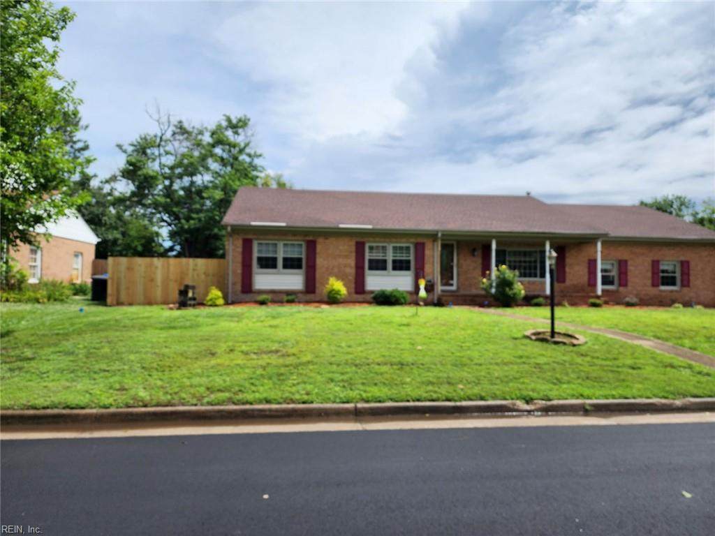 925 Edwin Dr - Photo 1