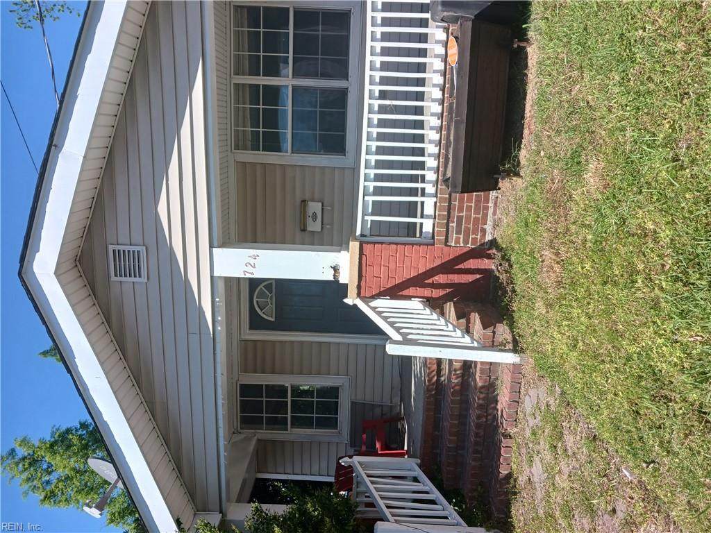 724 26th St - Photo 1
