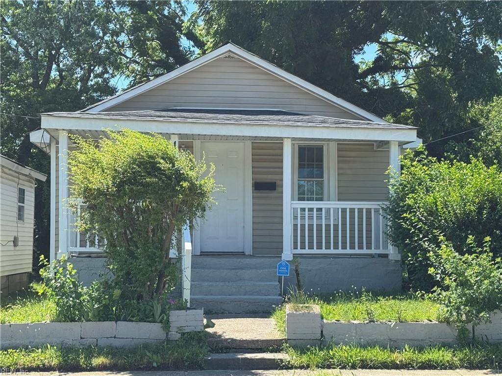 1122 37th St - Photo 1