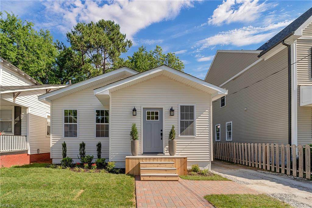 1028 36th St - Photo 1