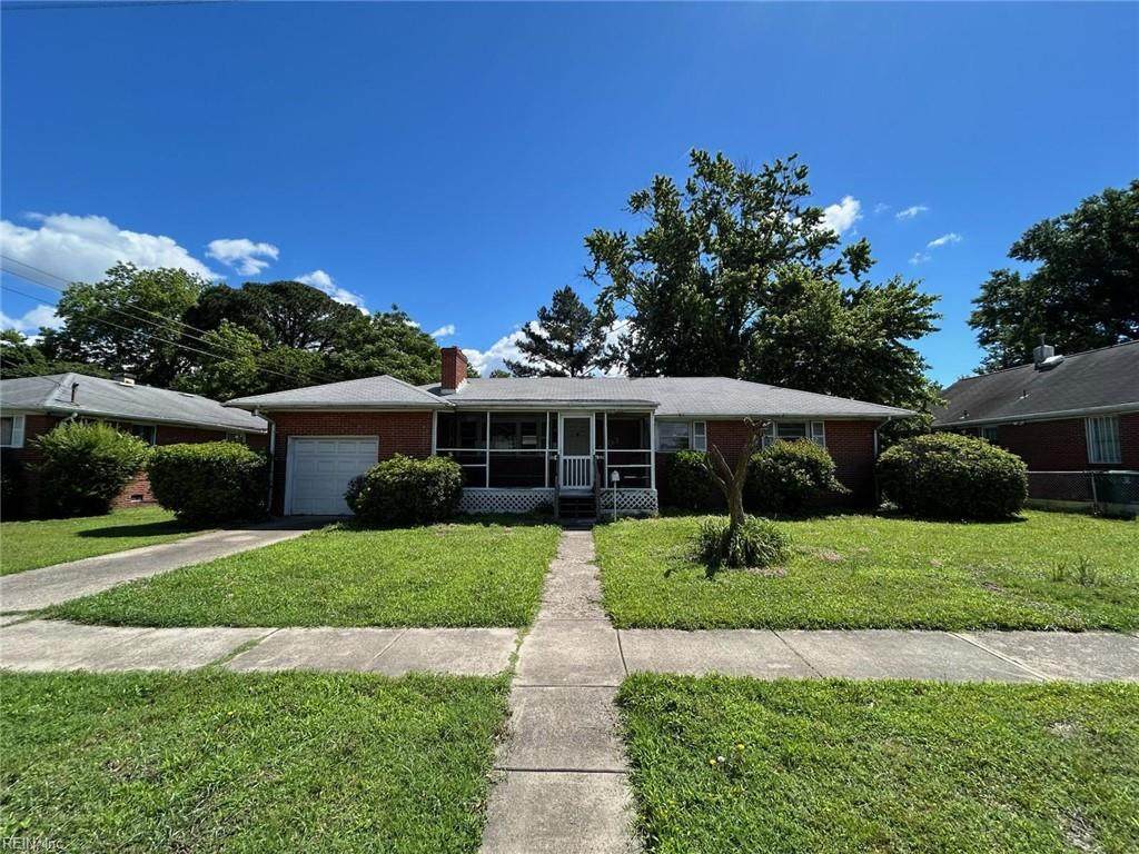1702 Marshall Ave - Photo 1