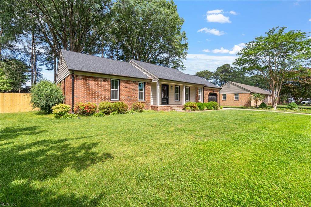 620 Caravelle Dr - Photo 1