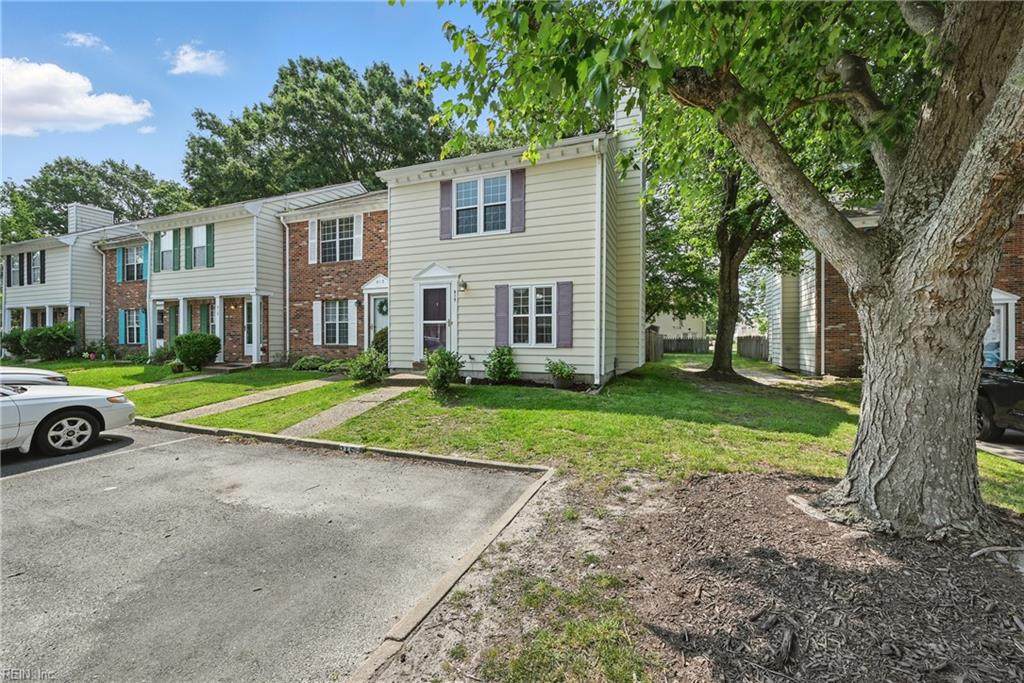 915 Spinnaker Ct - Photo 1