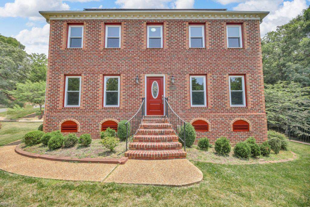 105 Londonderry Ln - Photo 1
