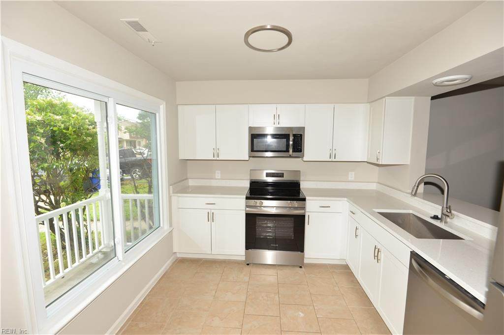 1576 Jameson Dr - Photo 1