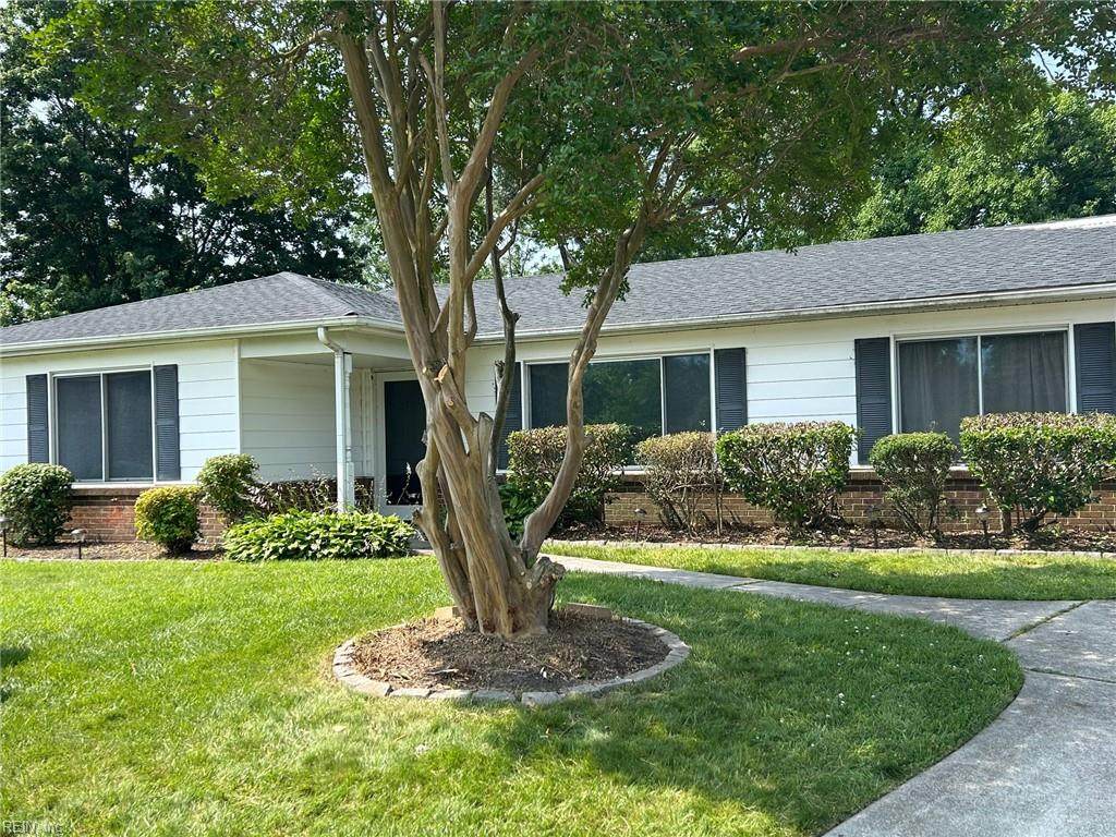1076 Pleasant Cir - Photo 1