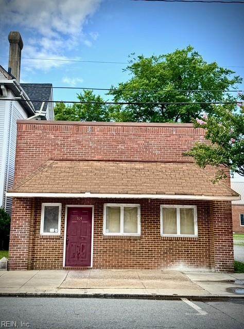 314 Washington St - Photo 1