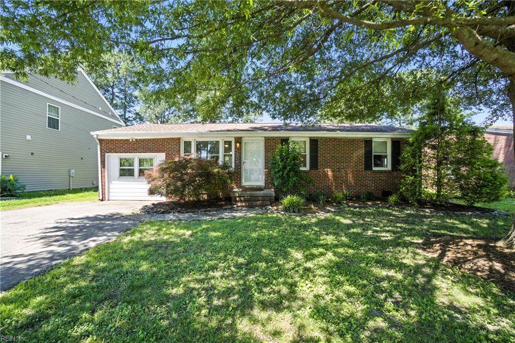 1505 Hawthorne Dr - Photo 1