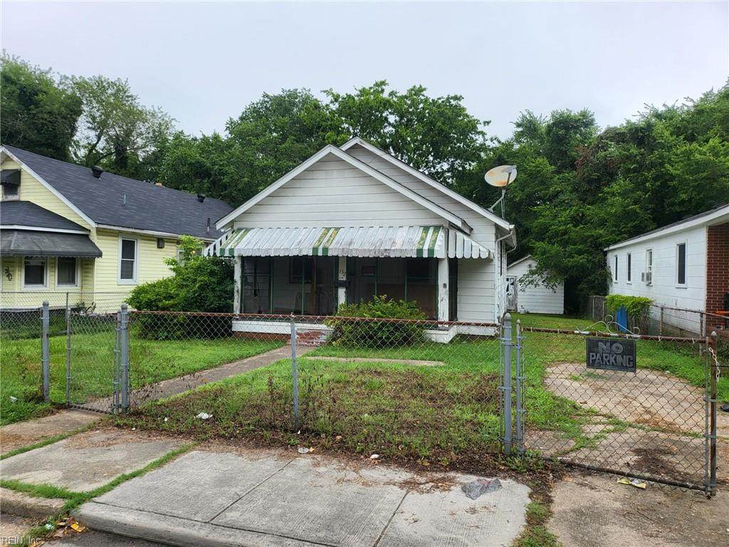 132 Ash Ave - Photo 1