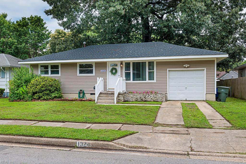 1324 Pineview Ave - Photo 1