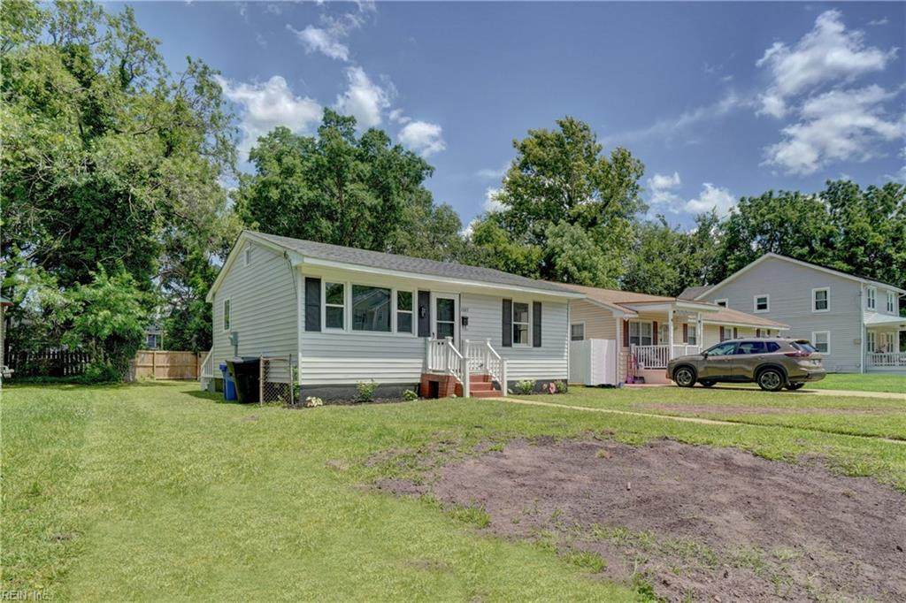 1327 Lansing Ave - Photo 1