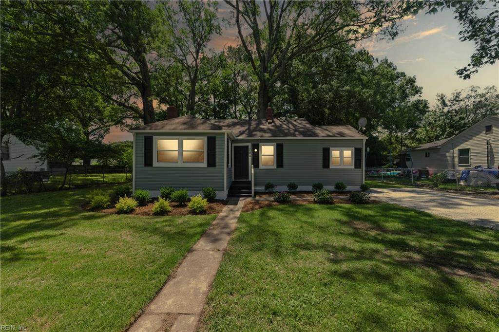 704 73rd St - Photo 1