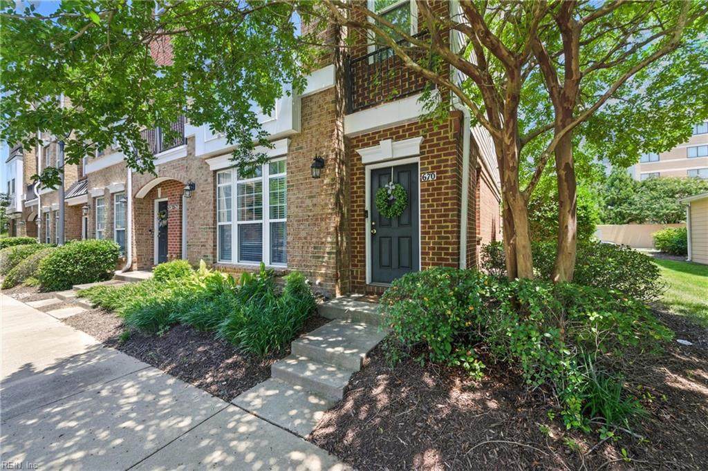 670 Claire Ln - Photo 1