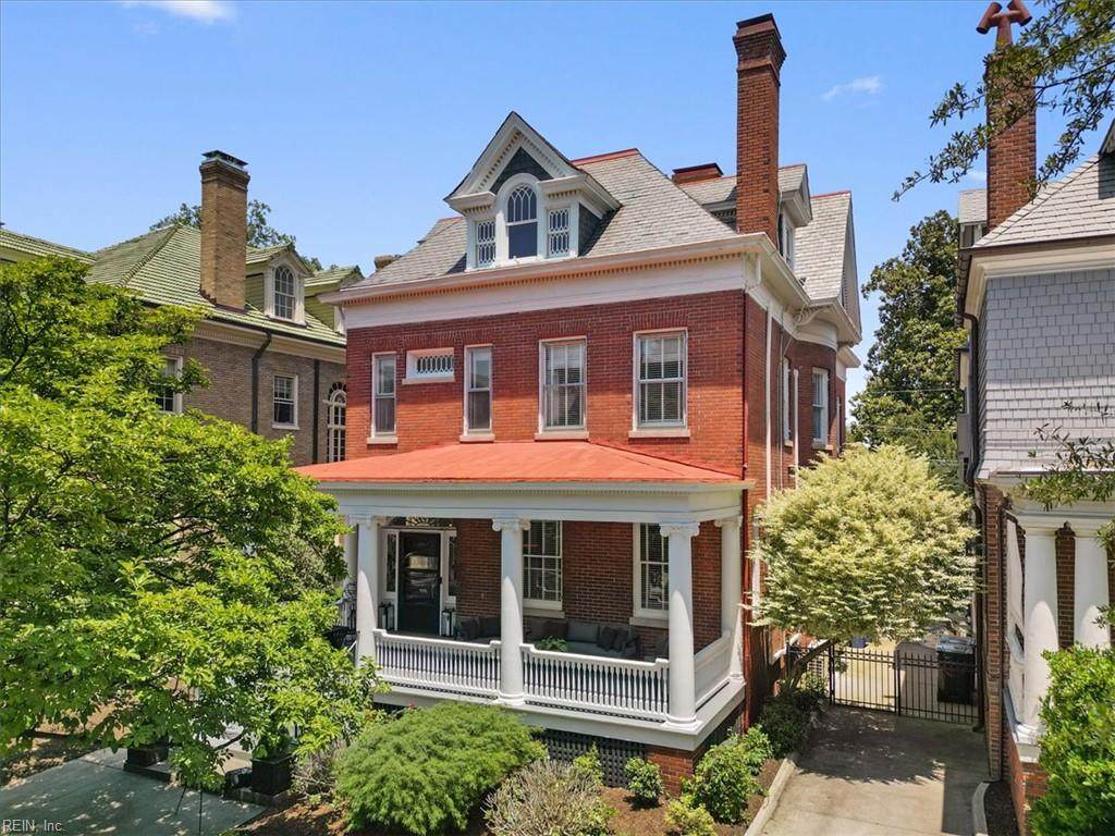 540 Pembroke Avenue - Photo 1