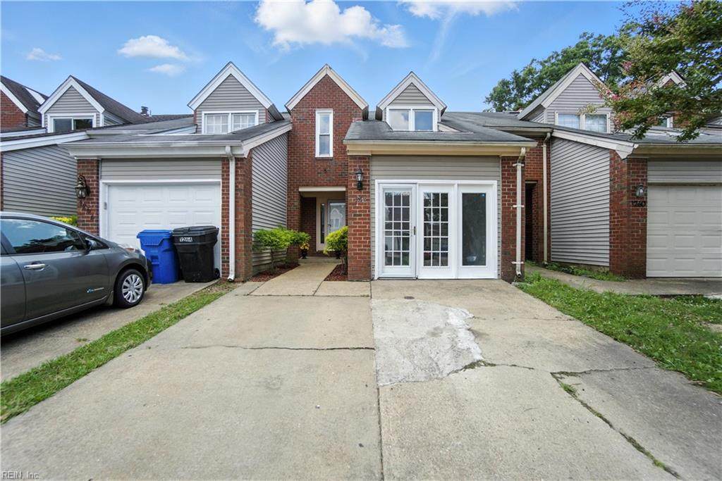 1262 Hillock Xing - Photo 1