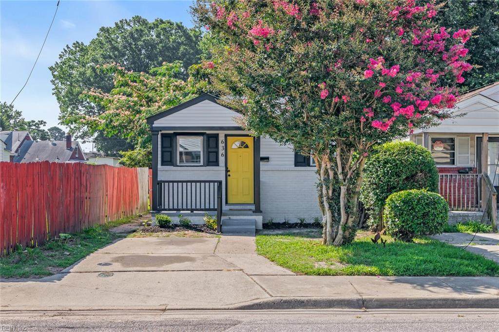 636 47th St - Photo 1